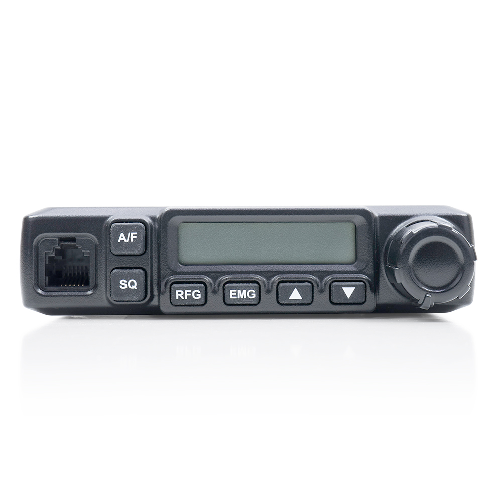 PNI-HP-6500_6 CB PNI Escort HP 6500, multistandard, 4W, AM-FM, 12V, ASQ, RF Gain, cigarette lighter included