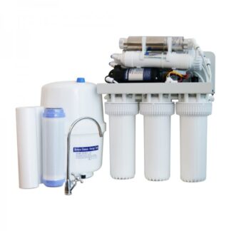 RO water filtration system with UV lamp